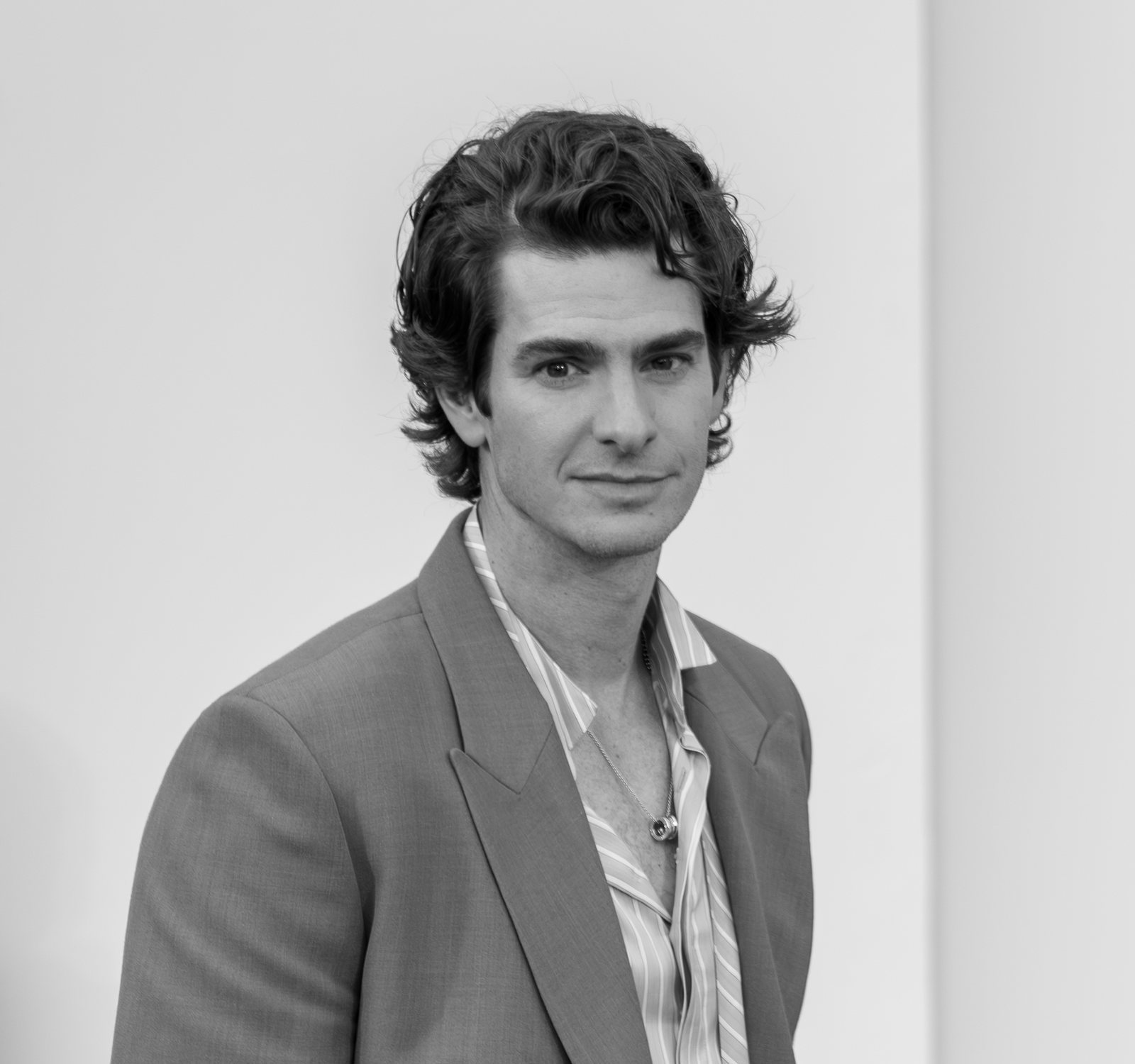Charm, Then Doubt, Andrew Garfield Premieres Artificial at NYFF