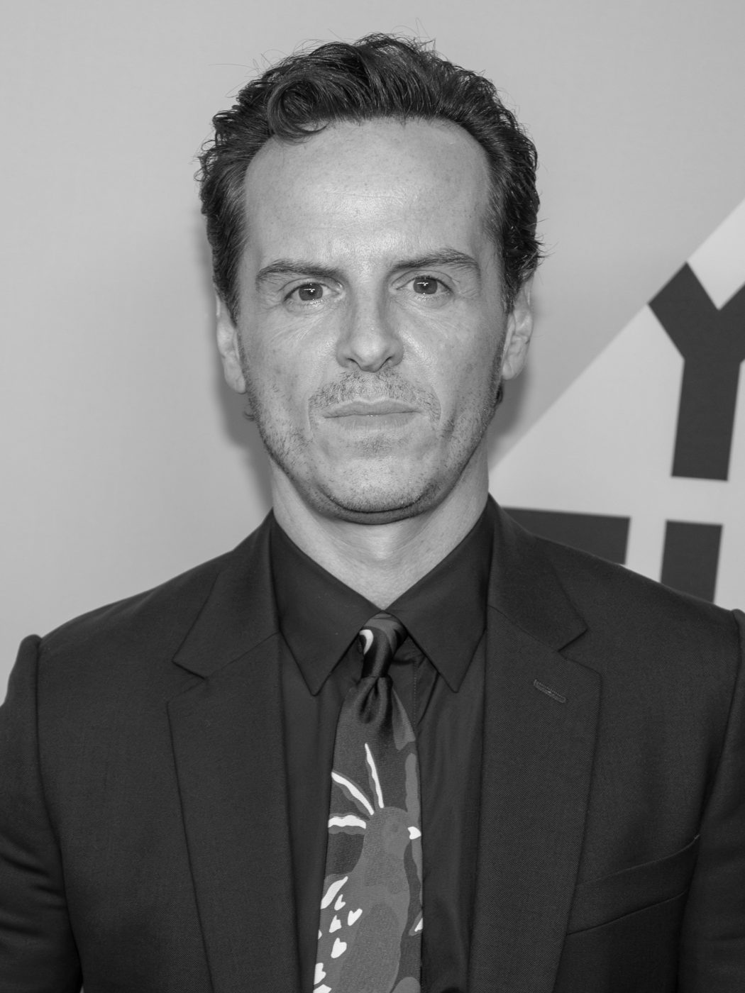 Wall of Water, Andrew Scott Plays Sea Wall on West 43rd Street