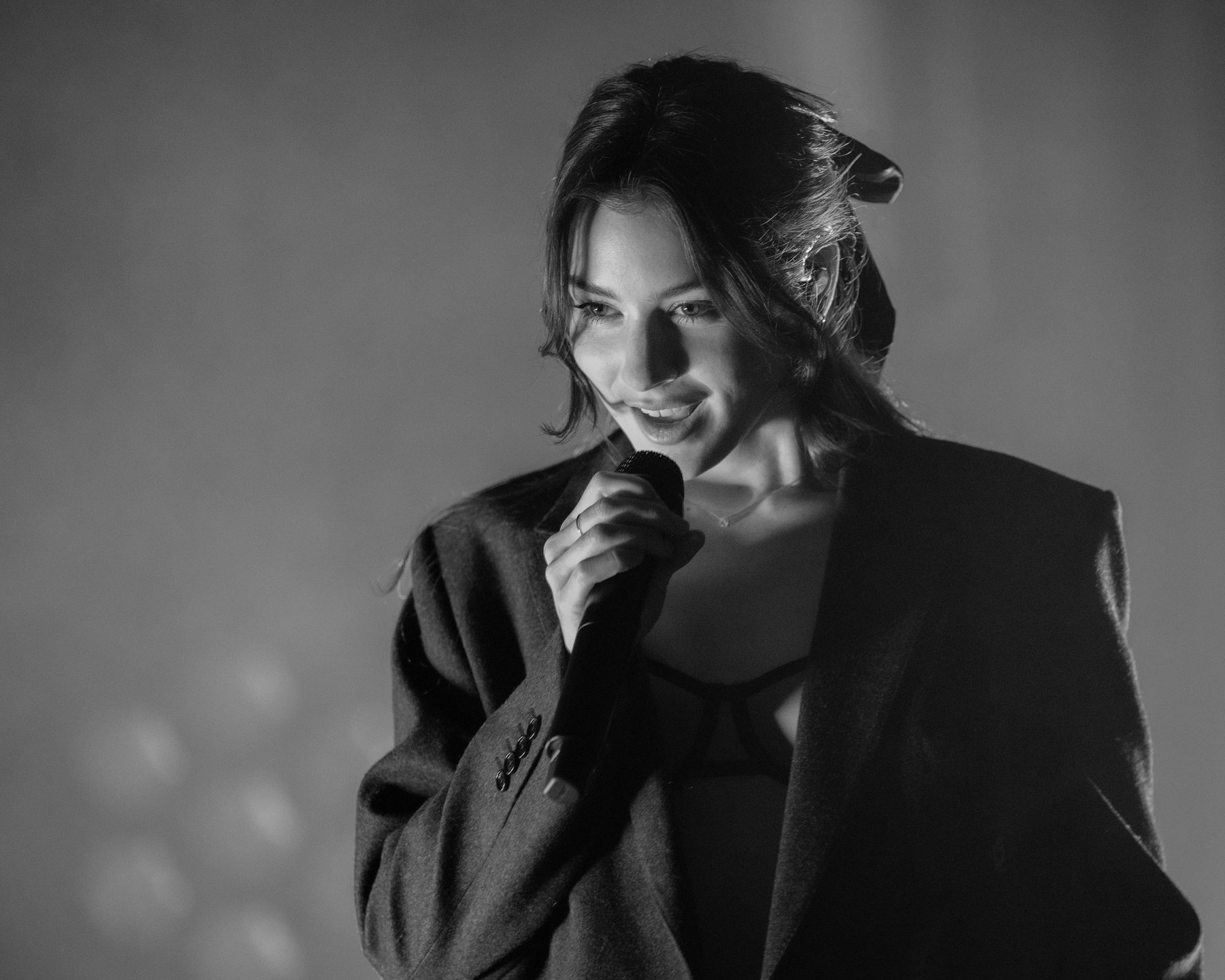 Small Stage, Gracie Abrams Plays Irving Plaza a Week Before SNL